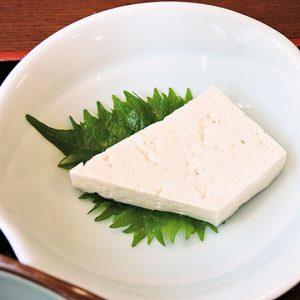 豆腐御膳の五箇山豆腐（石豆腐）